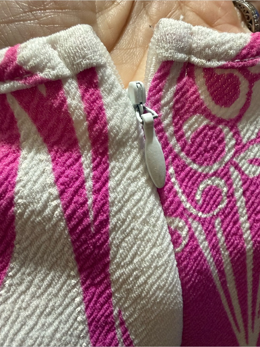 Pink -white tropical paisley peacock print vacation dress (small) with pockets! - Picture 14 of 14